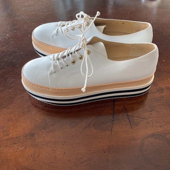 Stuart Weitzman white Oxford platforms- size7 - Picture 3 of 11